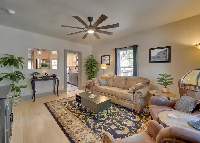 < 1 Mi To Dtwn: W/ Deck In Clarkdale! Clarkdale