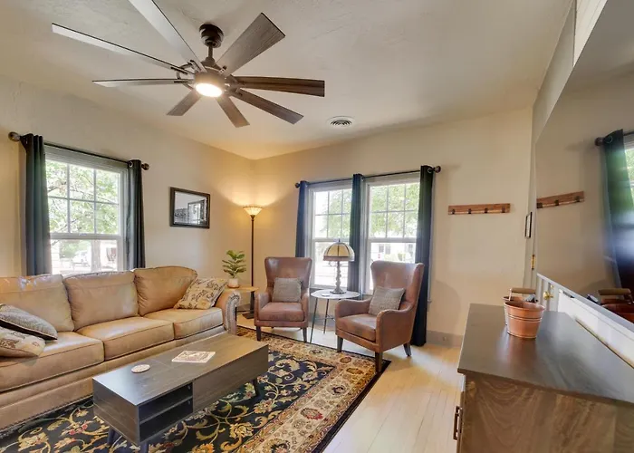 < 1 Mi To Dtwn: W/ Deck In Clarkdale! Clarkdale